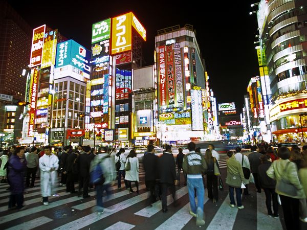 Tokyo  Kabukicho District,  Photograph by Puku/SIME-4Corners Images source: http://travel.nationalgeographic.com/travel/city-guides/tokyo-japan/