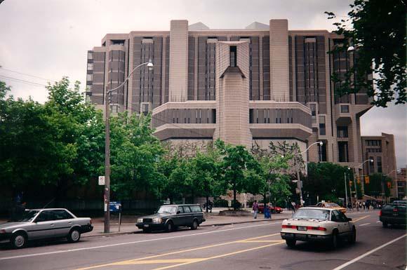 source: http://toronto.ibegin.com/misc/the-robarts-library/pictures/1295.html